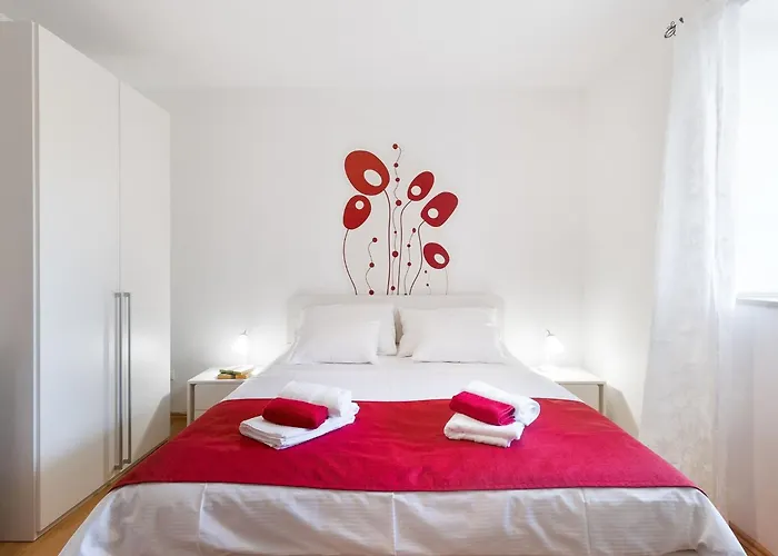 Lotea - Two-bedroom With Terrace