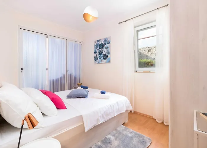 Lotea - Two-bedroom With Terrace